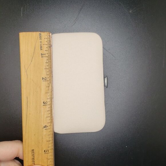 Travel size Nail and grooming kit case nail clippers - Picture 6 of 7